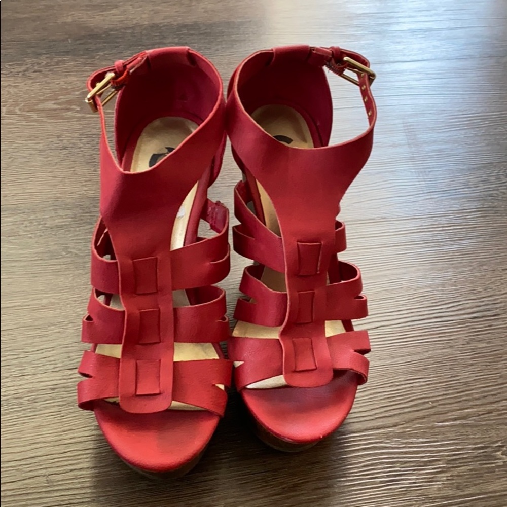 Red Guess wedges